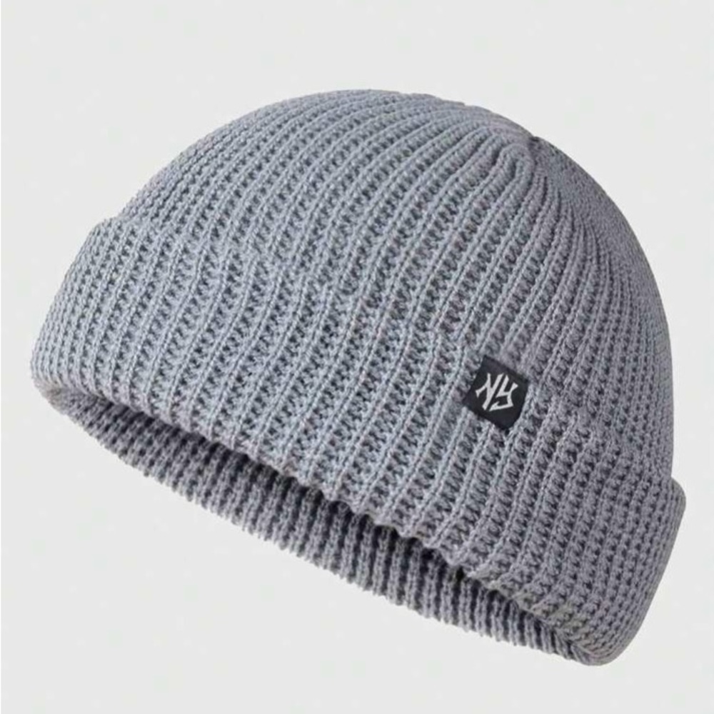 1pc Men’s Solid Light Gray Versatile Patched Label NY beanie Hat